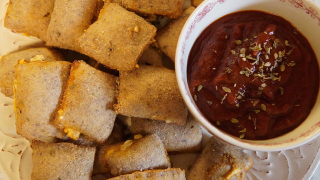 Can a Nutritionist Make HEALTHIER, LOW CARB and DELICIOUS Pizza Rolls?